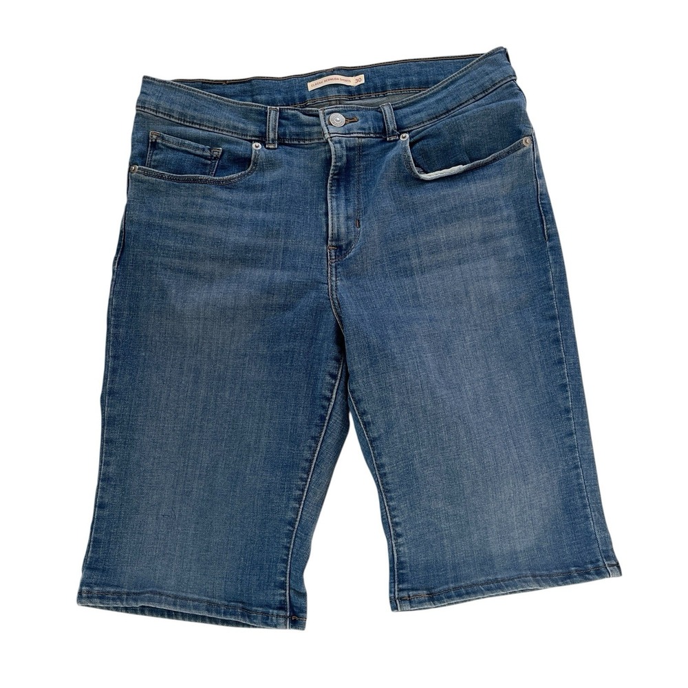 Levi's Women's Size 30 Classic Bermuda Jean Shorts Light Wash Denim